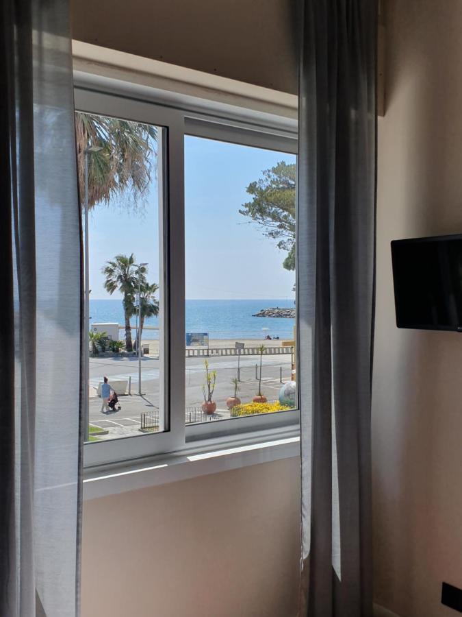 Vela Bianca H & R Hotel Diano Marina Buitenkant foto