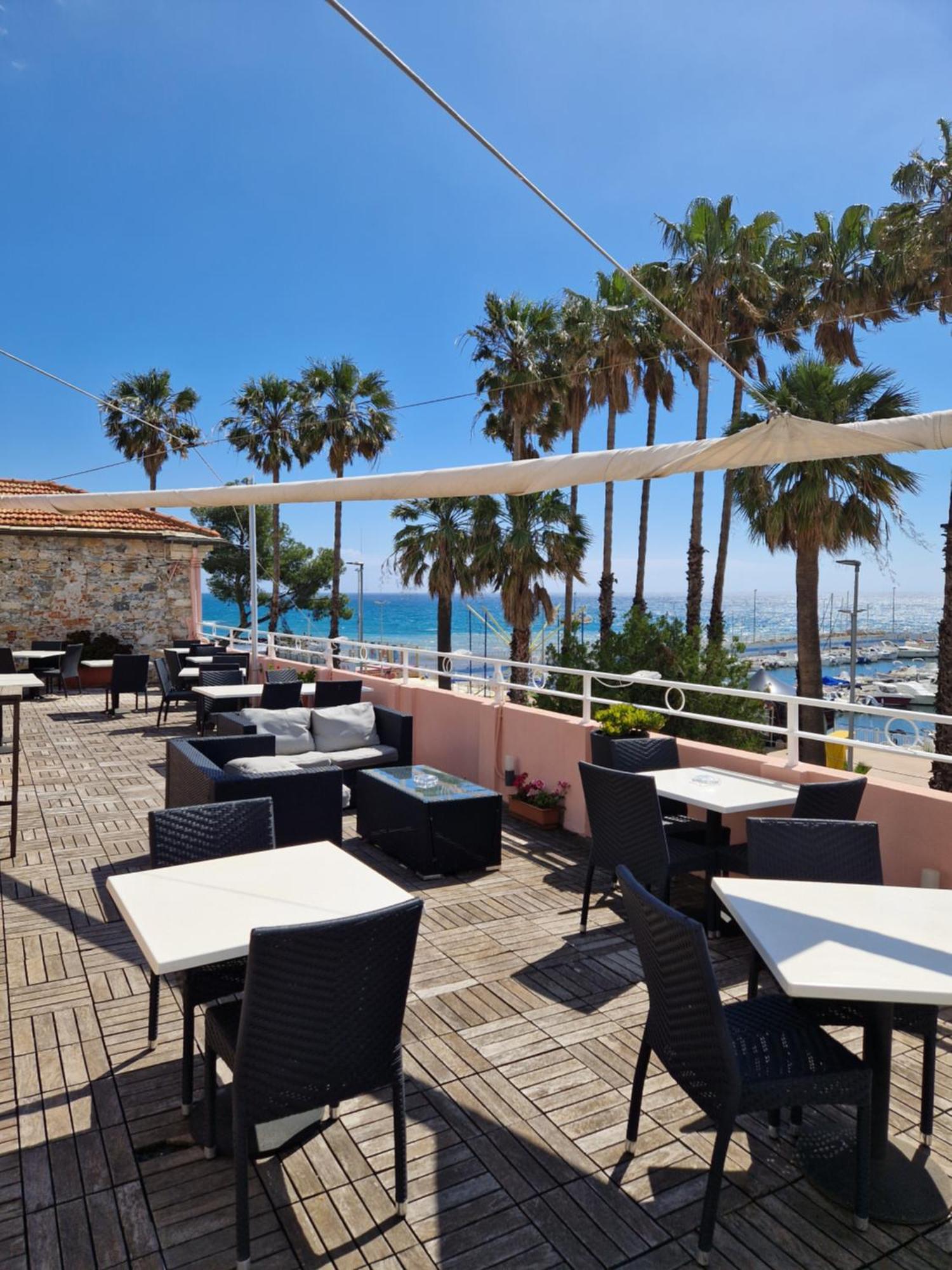 Vela Bianca H & R Hotel Diano Marina Buitenkant foto