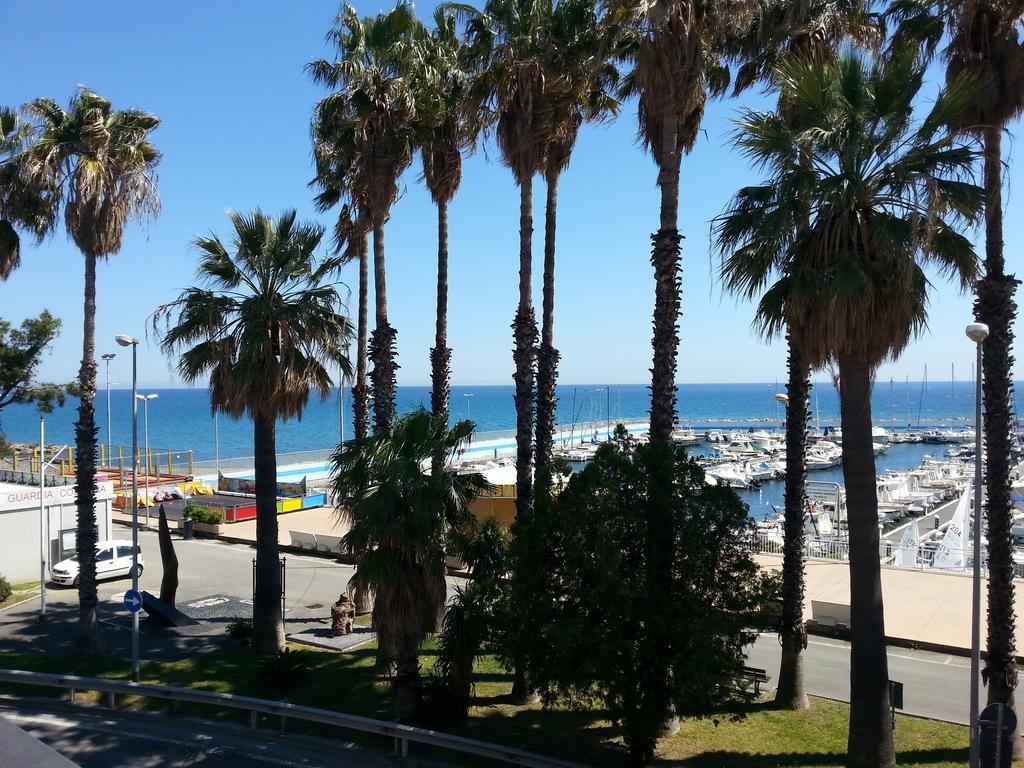 Vela Bianca H & R Hotel Diano Marina Buitenkant foto