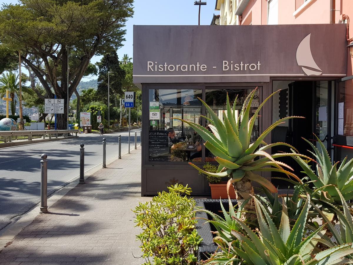 Vela Bianca H & R Hotel Diano Marina Buitenkant foto